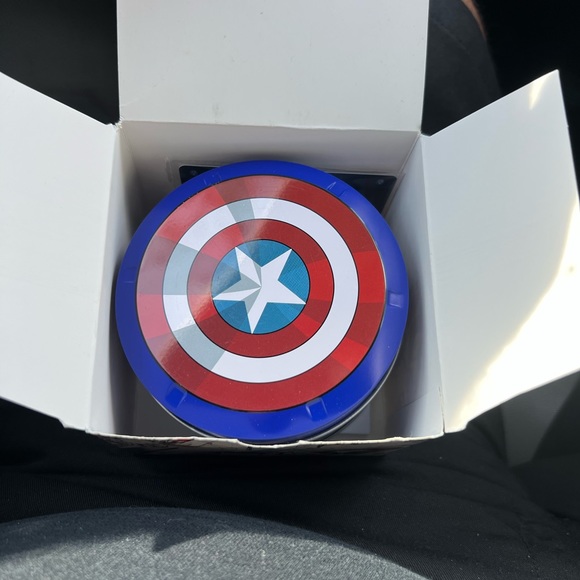 Captain America, G-Shock Casio New never used - Picture 2 of 9